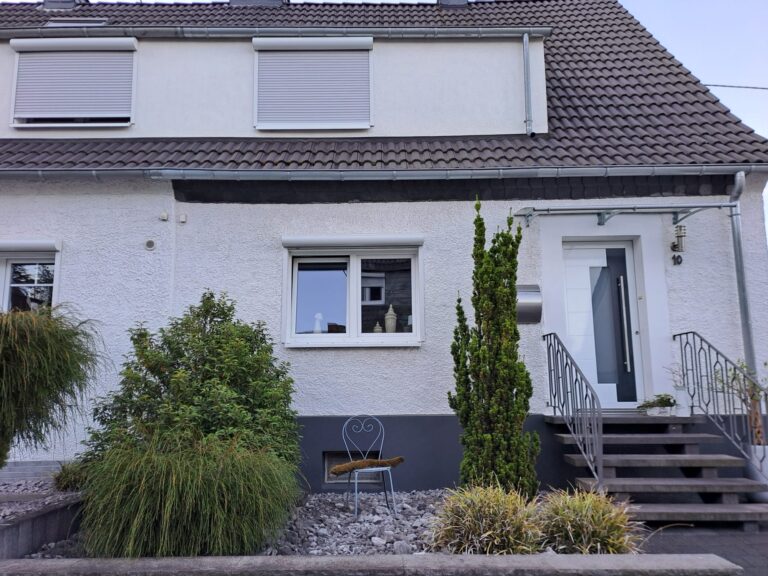 Apartment mit ca. 48qm. Wohnküche Schlafzimmer Bad mit Dusche und Badewanne Abstellraum - Bild 2