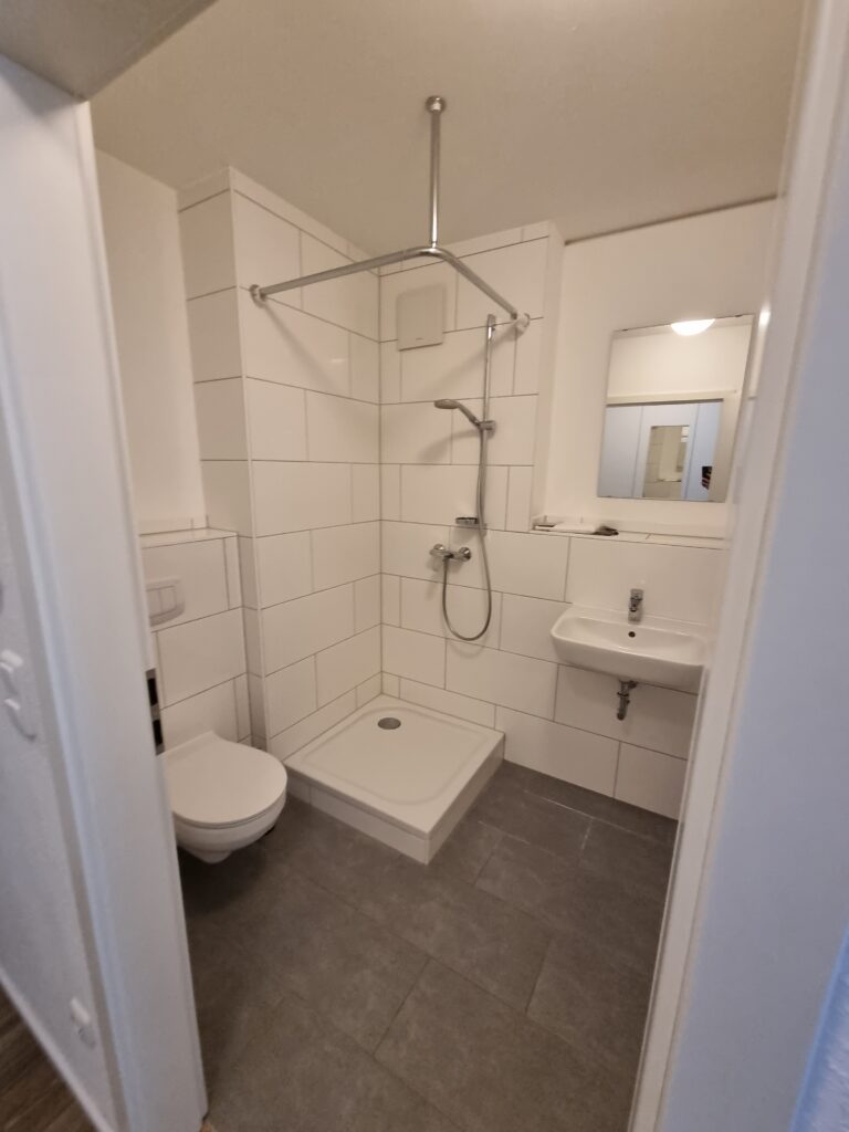 1-room apartment with private bathroom/shower - fully furnished - from 18 qm - Bild 4