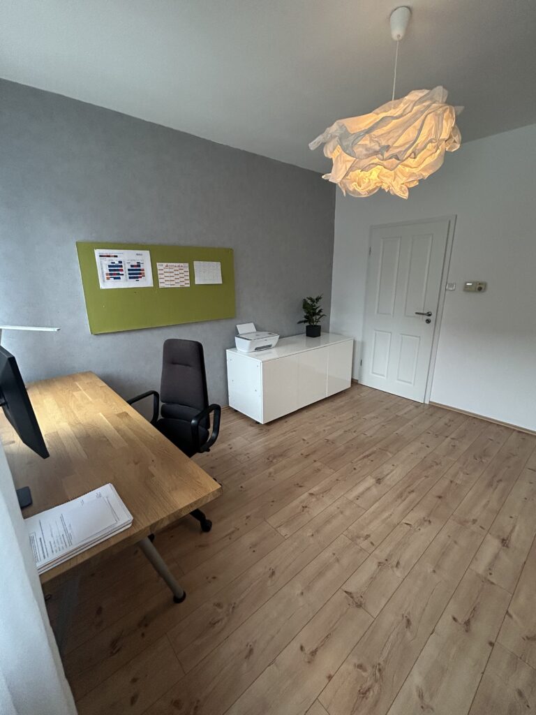 Schönes Apartment (55 qm), 2 Zimmer + Küche + Bad – ab Juni 2026 - Bild 2