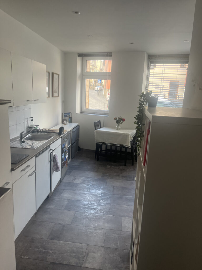 Schöne 1-Zimmer Wohnung am Rathausplatz - Bild 2