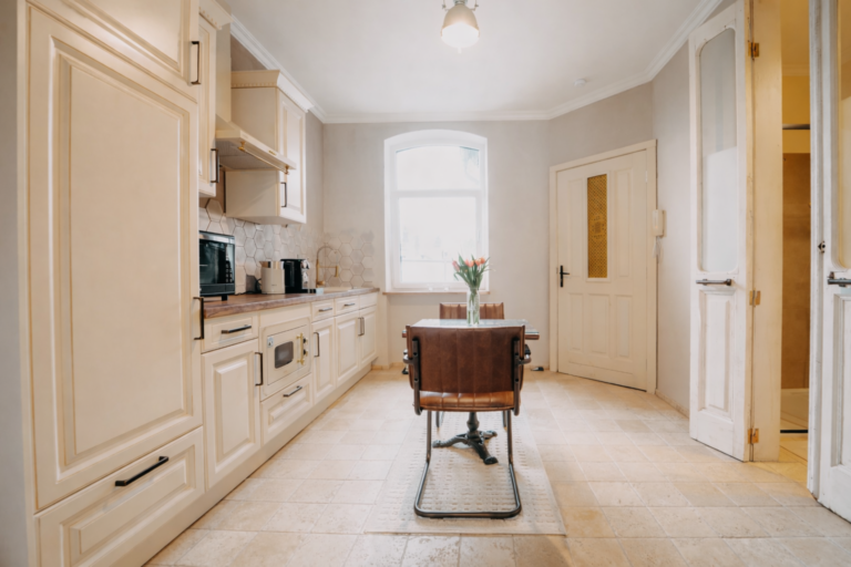 Vollmöbliertes Apartment 45m² in direkter Unilage. Ab 01.06.2026 - Bild 6