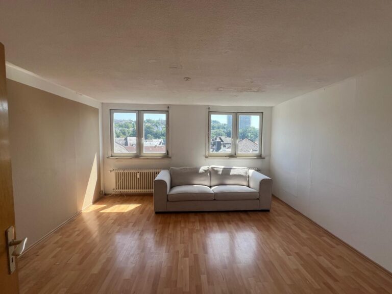 möbellierte 3-Zimmer Wohnung direkt neben der Uni (1 Minute) - Bild 2