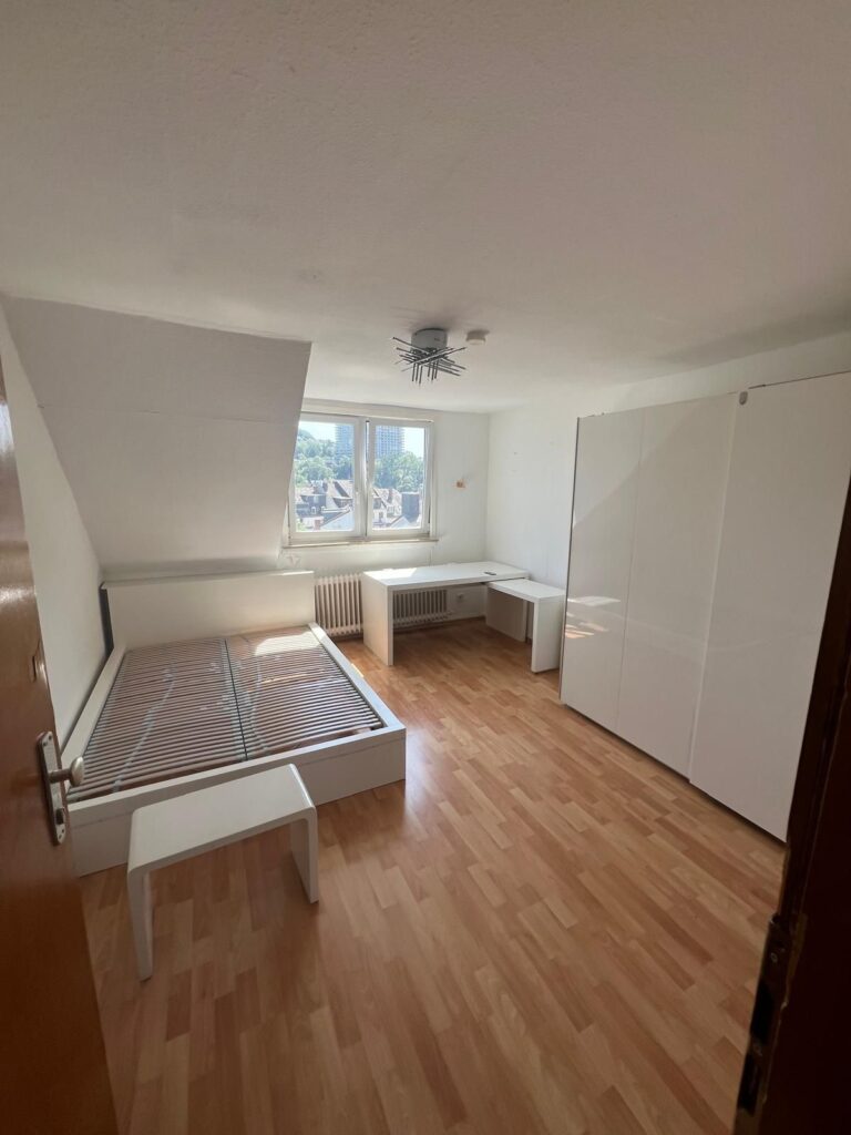 möbellierte 3-Zimmer Wohnung direkt neben der Uni (1 Minute) - Bild 5