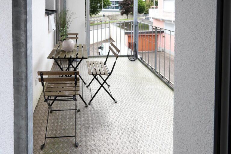 renoviertes Zimmer in 3er WG - Bild 7