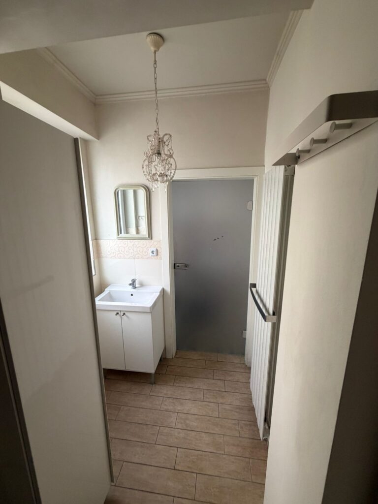 Modernly furnished ground-floor apartment (200 meters from WHU) - Bild 5