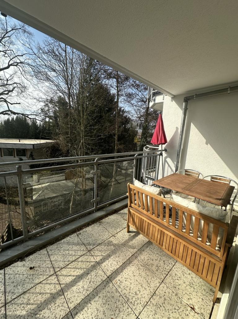 Hell & möblierte Wohnung mit Balkon – nur 3 Min. zur WHU - Bild 3