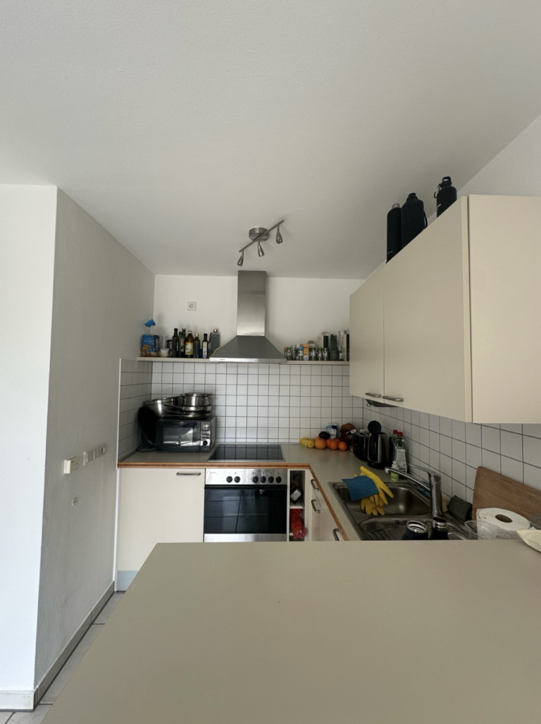 Hell & möblierte Wohnung mit Balkon – nur 3 Min. zur WHU - Bild 5