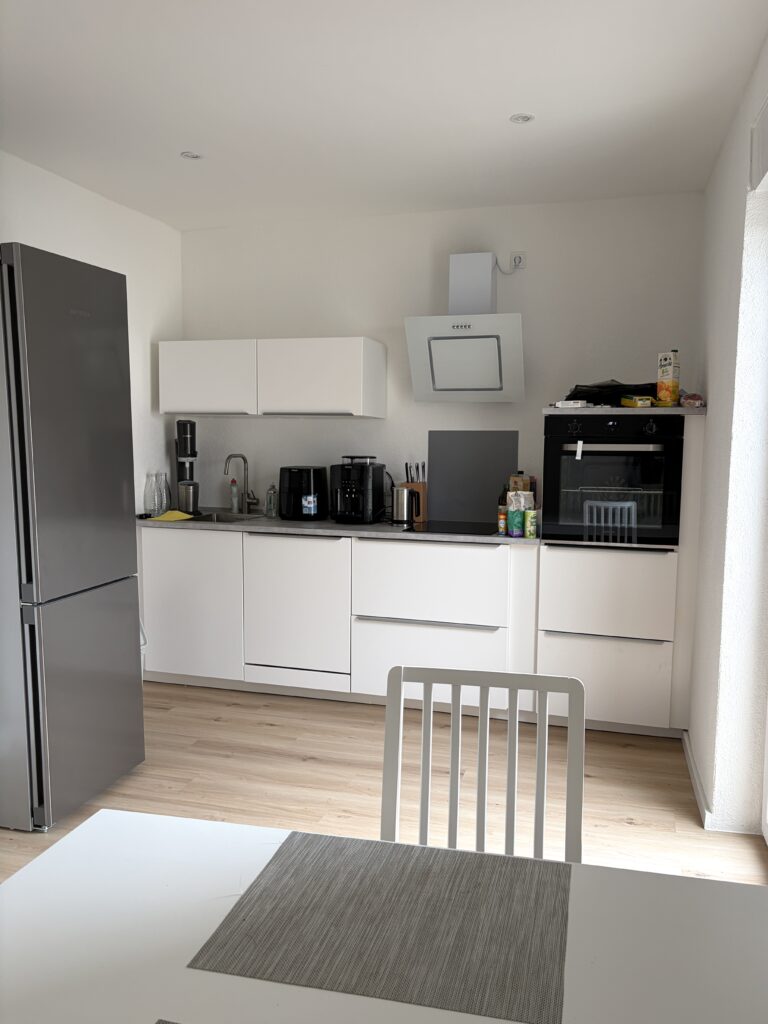 Schöne, neu renovierte und möblierte 2-Zimmer Wohnung - Bild 7