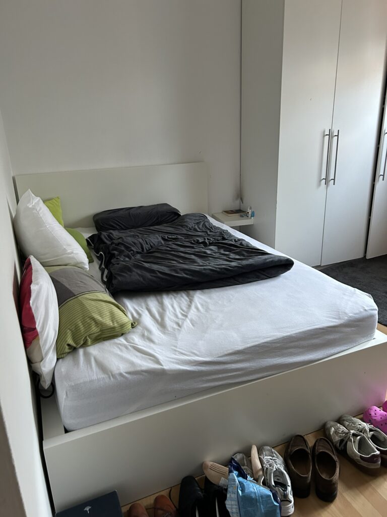 Fully Furnished Room only 20 seconds to WHU! - Bild 5