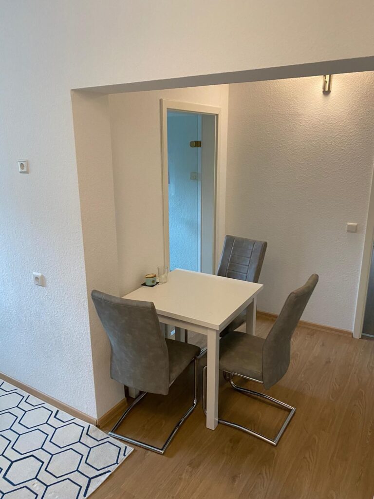 Fully Furnished 4 bedroom apartment-2 mins walk from WHU - Bild 5