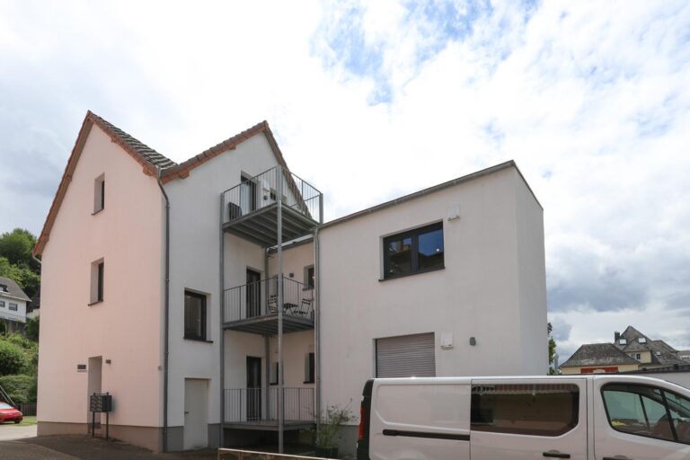 renoviertes Zimmer in 3er WG - Bild 2