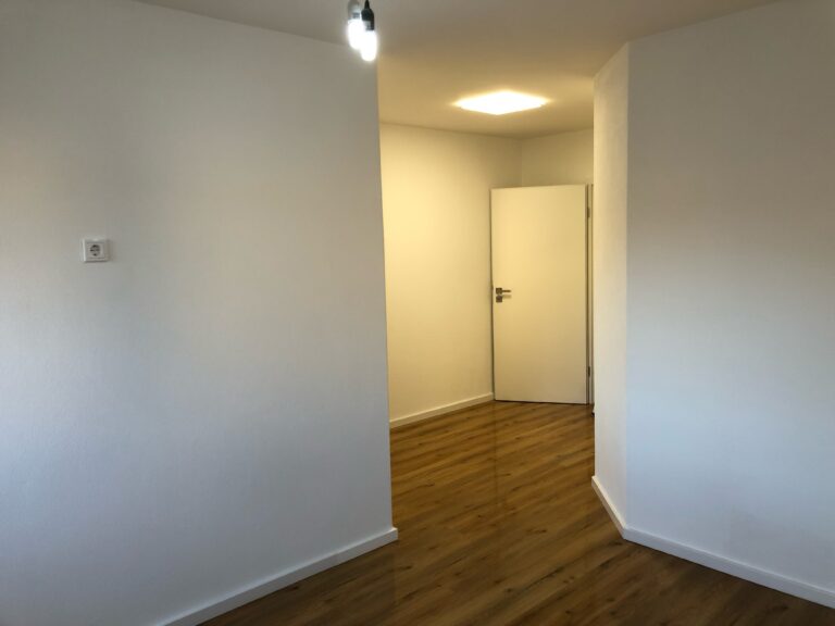 Helle 2,5 Zimmer Wohnung mit Balkon – Erstbezug nach Sanierung nahe WHU - Bild 5