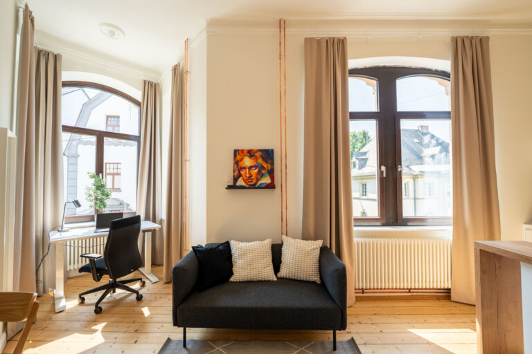 Möbliertes Studio-Apartment direkt an der WHU - Bild 1