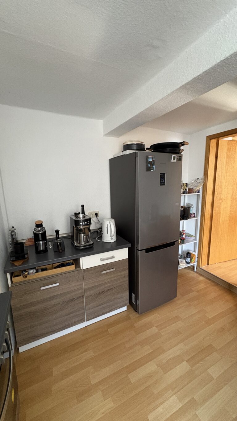 2-person flat with a large living room (1 min to WHU) - Bild 7
