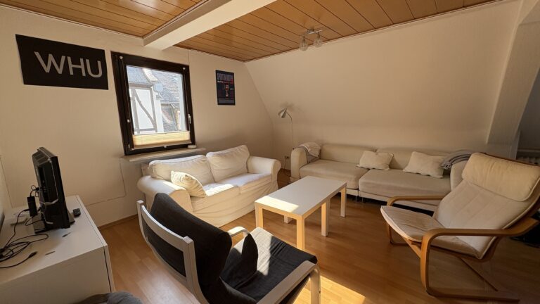 2-person flat with a large living room (1 min to WHU) - Bild 2