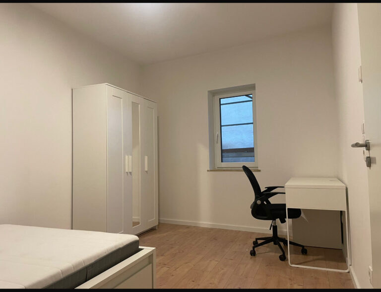 Room Available in a Shared Apartment in a Prime Location! - Bild 2