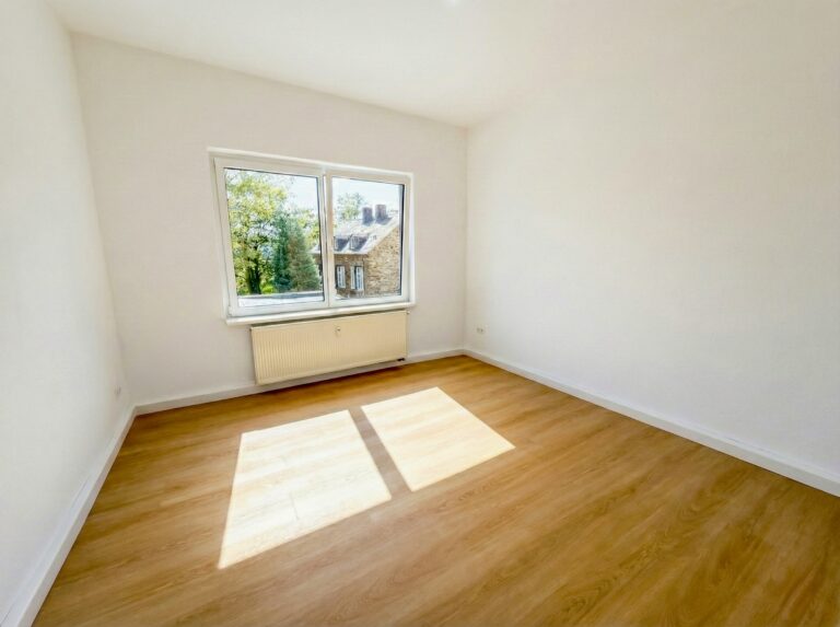 Erstbezug nach Sanierung: Modernes WG-Zimmer (15 m²) – Nur 2 Min. zur WHU! - Bild 2