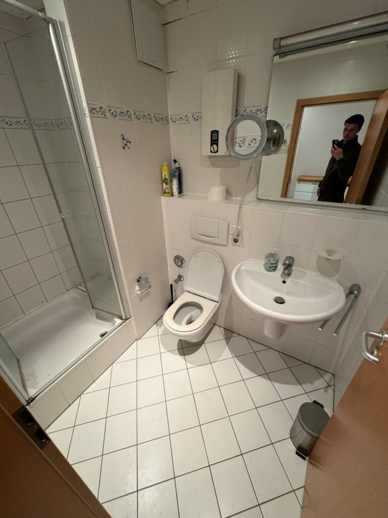 Ein Zimmer-Studentenwohung mit Möbellierung (Braugasse 5A) - Bild 10
