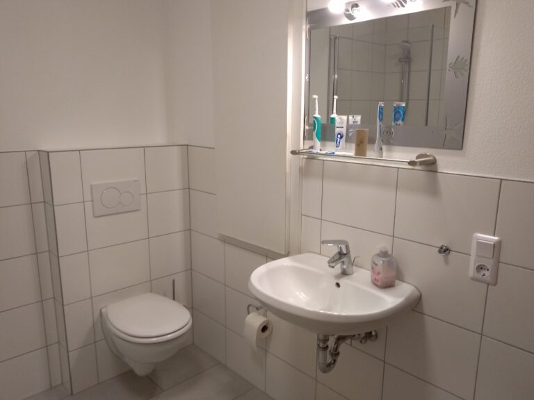 Room for rent (shared apartment for two): Eulerstrasse 9, D-56179 Vallendar (upper floor) - Bild 5