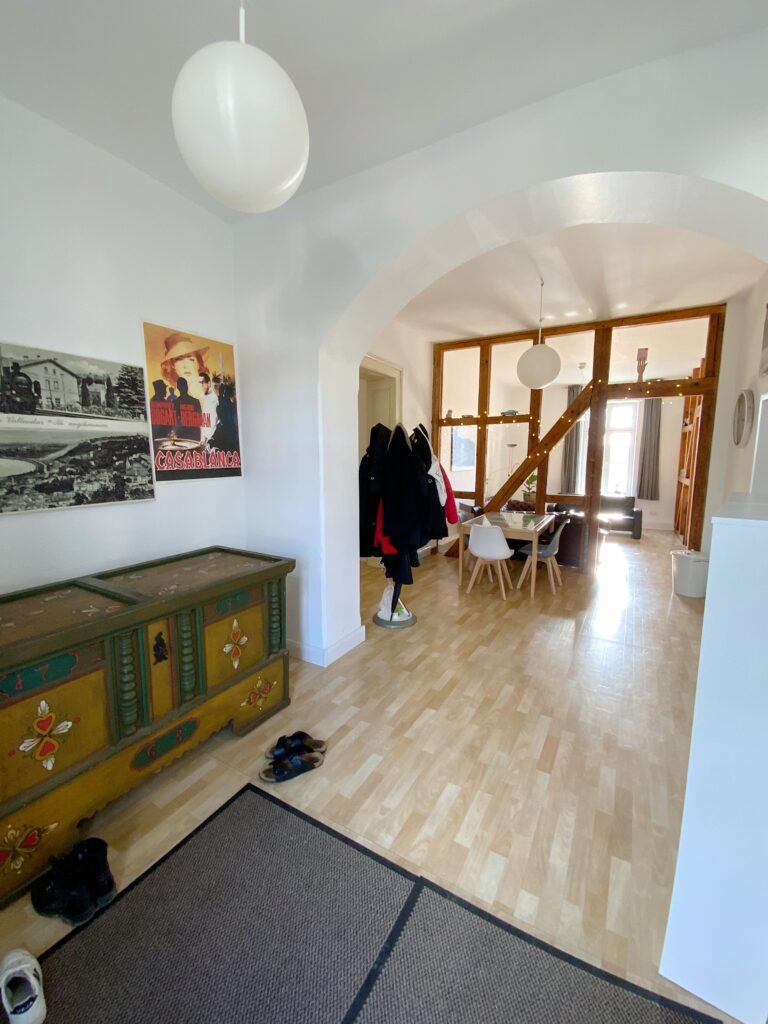 230 m² Altbau-WG direkt an der WHU – möbliert, modern, perfekt für Studenten Wohnung WG-Zimmer Garage / Stellplatz - Bild 4