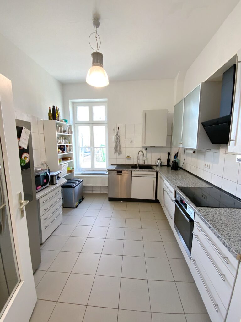 230 m² Altbau-WG direkt an der WHU – möbliert, modern, perfekt für Studenten Wohnung WG-Zimmer Garage / Stellplatz - Bild 5