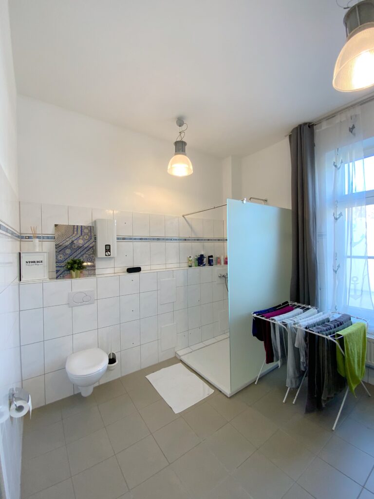 230 m² Altbau-WG direkt an der WHU – möbliert, modern, perfekt für Studenten Wohnung WG-Zimmer Garage / Stellplatz - Bild 8