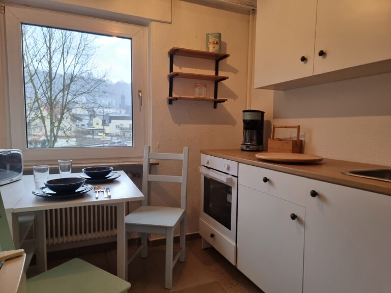 2 er WG  1 Zimmer 2min zur WHU Vallendar - Bild 1