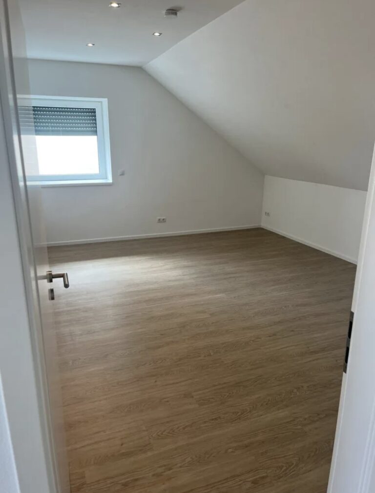 Schöne 2-Zimmer-DG-Wohnung mit Einbauküche in Vallendar – 3 Min. zur WHU - Bild 4
