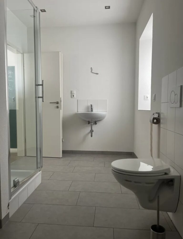 Schöne 2-Zimmer-DG-Wohnung mit Einbauküche in Vallendar – 3 Min. zur WHU - Bild 7