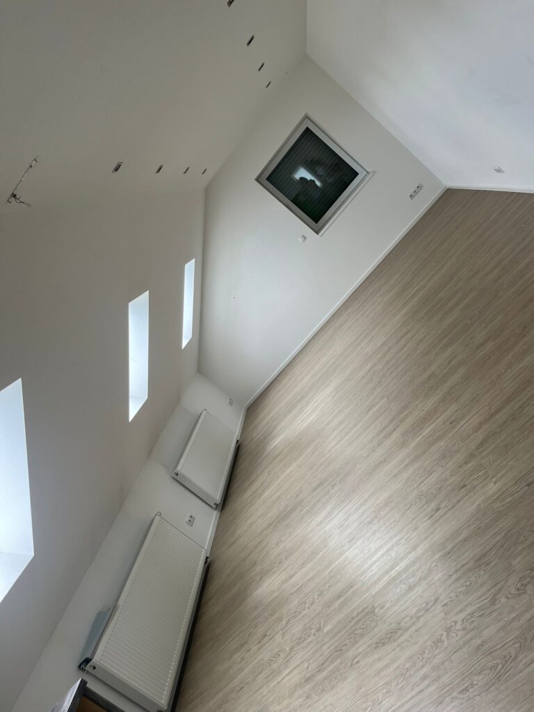 Schöne 2-Zimmer-DG-Wohnung mit EBK in Vallendar - Bild 2