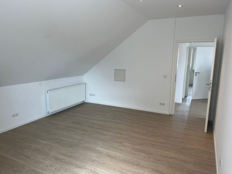 Schöne 2-Zimmer-DG-Wohnung mit EBK in Vallendar - Bild 8