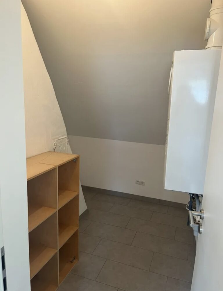 Schöne 2-Zimmer-DG-Wohnung mit Einbauküche in Vallendar – 3 Min. zur WHU - Bild 8