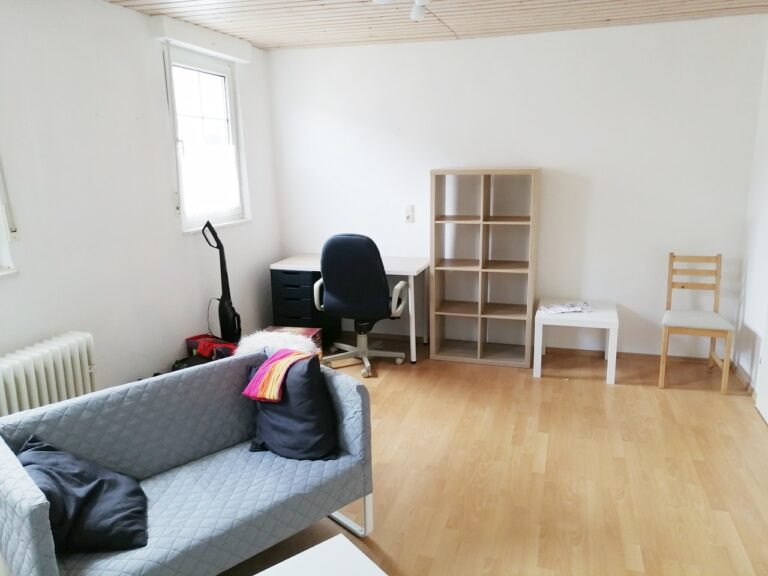 3-person shared apartment, 200 meters from campus, 105 sq m, $1,000 rent + $250 utilities + electricity - Bild 4