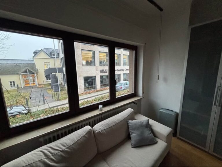 Two-bedroom apartment - 10 seconds to WHU - Bild 2