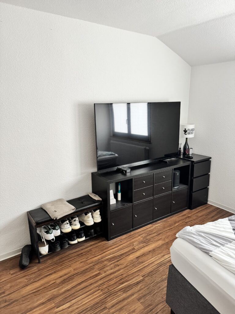 Bright 65 sqm Top-Floor Apartment | 30 sec to WHU | Available 01.07.25 - Bild 7