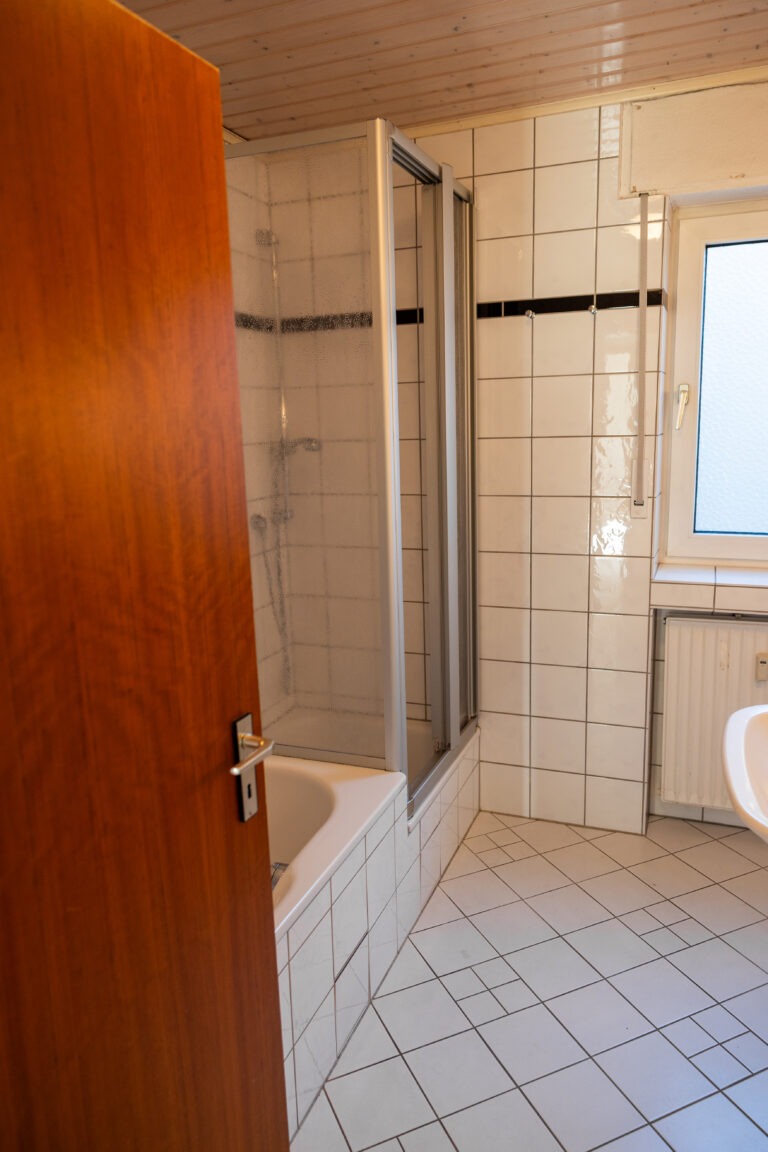 Attractive 3-room apartment with a balcony, perfect for shared living, in Vallendar’s “Gartenstadt” neighborhood, with the Rhine Valley at your feet—available starting August 1, 2026! - Bild 7