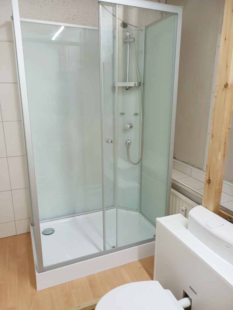 3-person shared apartment, 200 meters from campus, 105 square meters, 1,000 KM + 250 NK + electricity - Bild 3