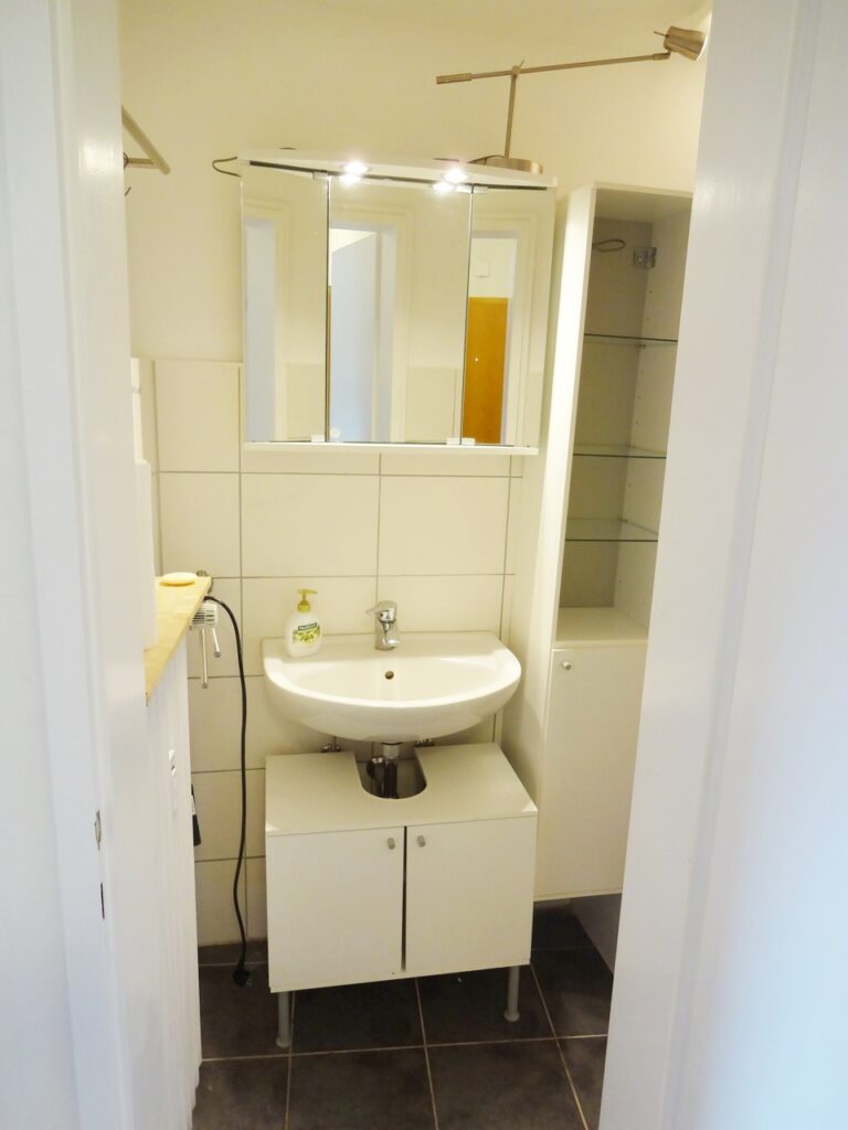 1ZKB, Apt. 7, 32 square meters, 200 meters from campus, 300 € + 120 € utilities + electricity - Bild 3