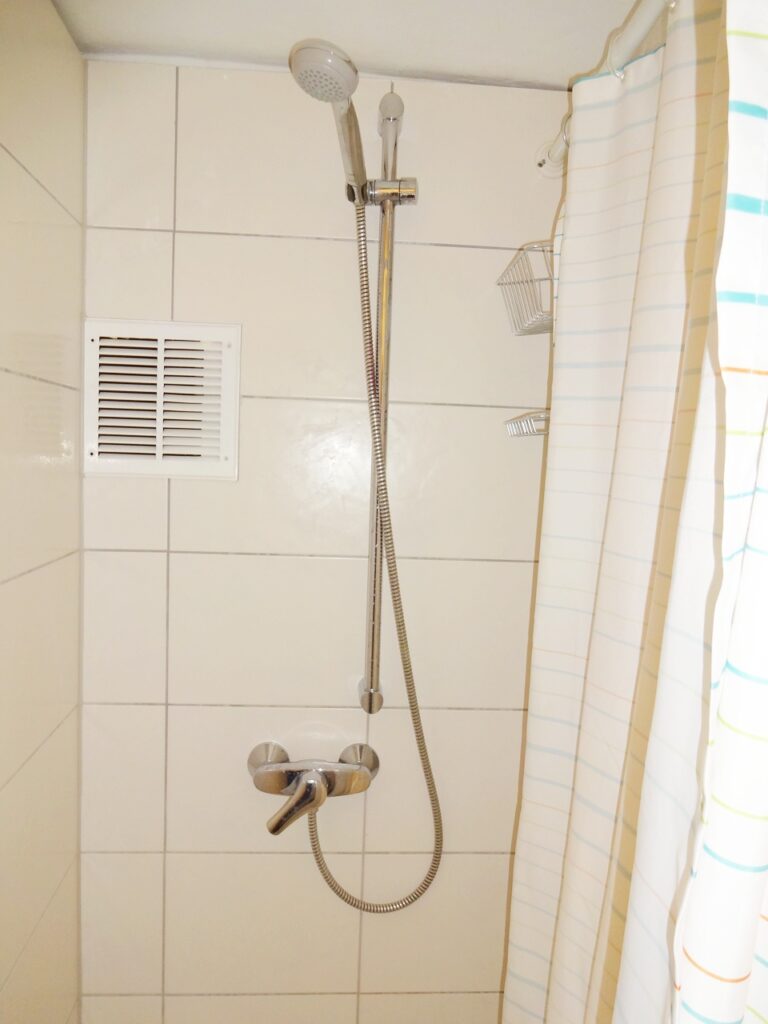 1ZKB, Apt. 7, 32 square meters, 200 meters from campus, 300 € + 120 € utilities + electricity - Bild 2