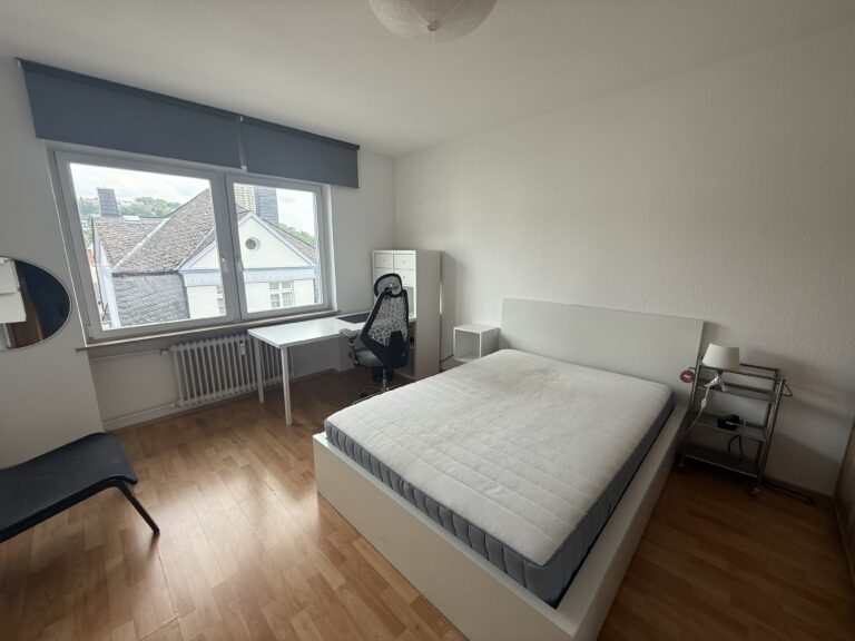 Großzügiges WG-Zimmer in Vallendar – direkt an der WHU – ab 340 € / Monat - Bild 1