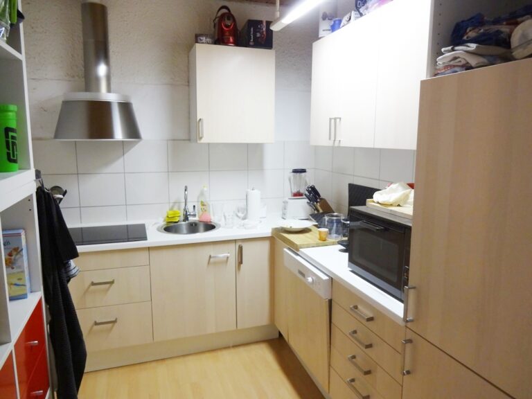 3-person shared apartment, 200 meters from campus, 105 square meters, 1,000 KM + 250 NK + electricity - Bild 1