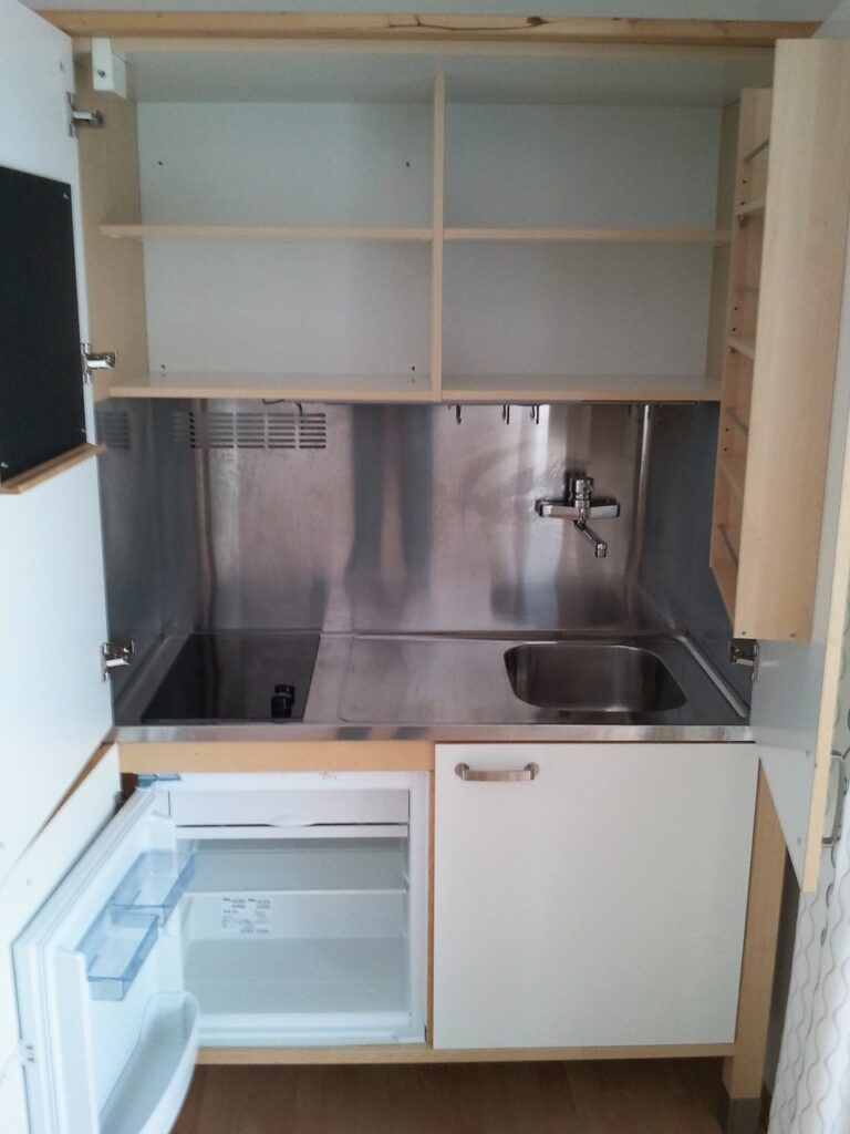Quiet 2-bedroom apartment with a bathroom and a large terrace, 1 km from WHU, for 390 euros - Bild 3
