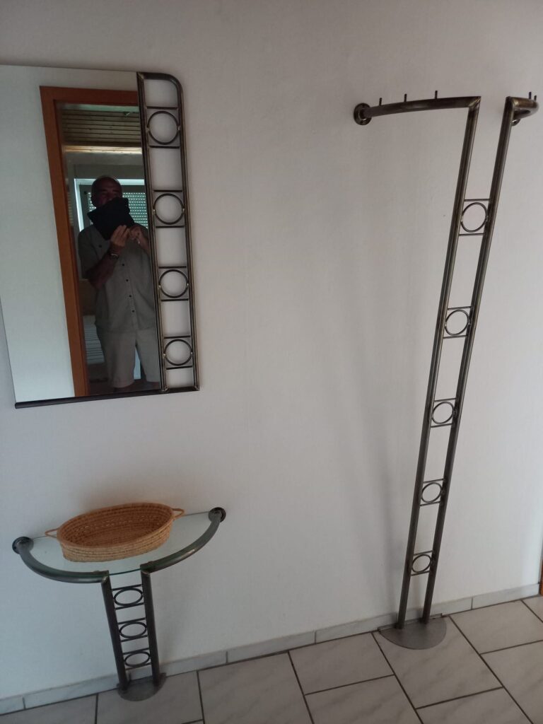 Möblierte 75qm Nichtraucher Dachgeschoss-Wohnung Nähe WHU - Bild 7