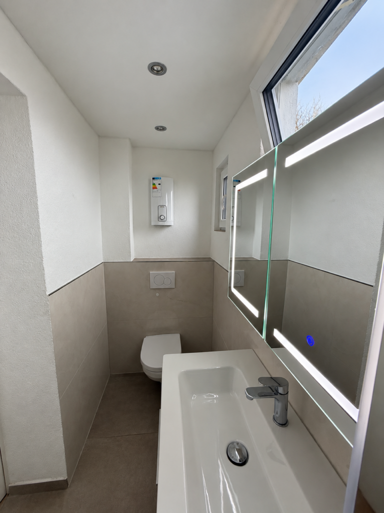 Kernsanierte 3-Zimmer-Wohnung in Vallendar – für 2er- oder 3er-WG, Klima in jedem Zimmer, Balkon & Galerie - Bild 2