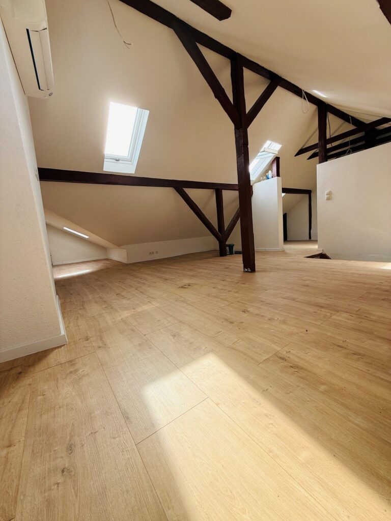 Kernsanierte 3-Zimmer-Wohnung in Vallendar – für 2er- oder 3er-WG, Klima in jedem Zimmer, Balkon & Galerie - Bild 1