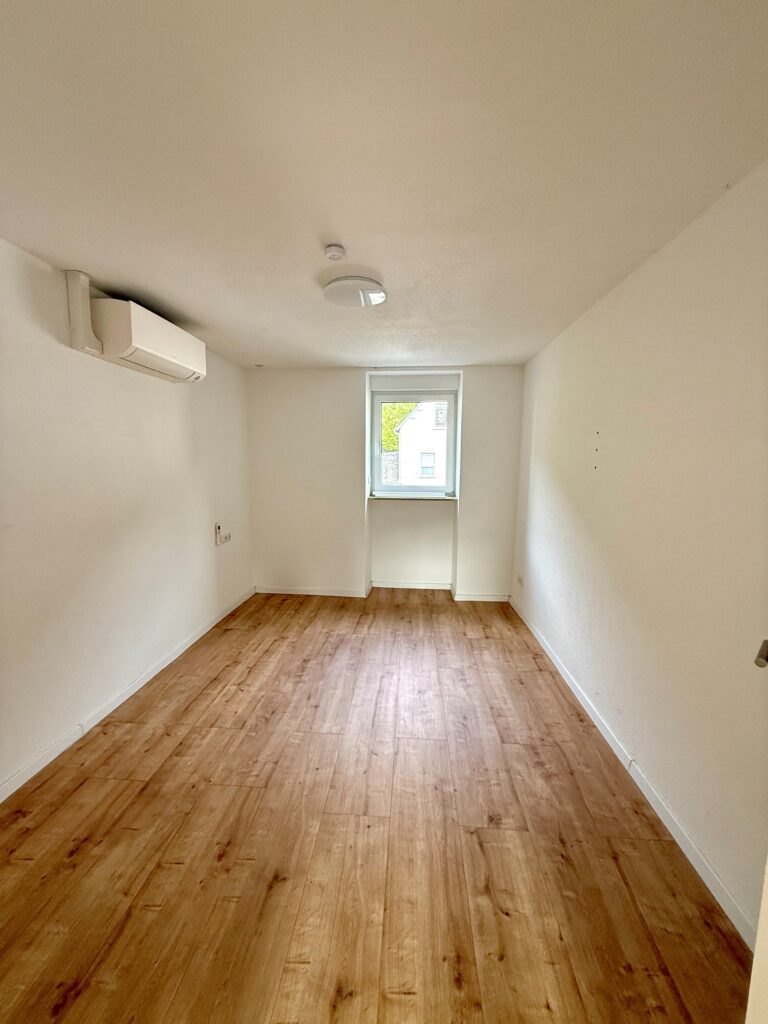 Kernsanierte 3-Zimmer-Wohnung in Vallendar – für 2er- oder 3er-WG, Klima in jedem Zimmer, Balkon & Galerie - Bild 6